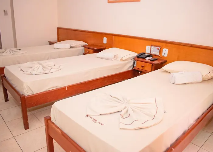 Hollywood PalaceHotel Em